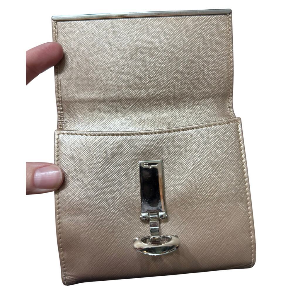 Auth Salvatore Ferragamo Rose Gold Gancini Leather Compact Wallet - Picture 3 of 16